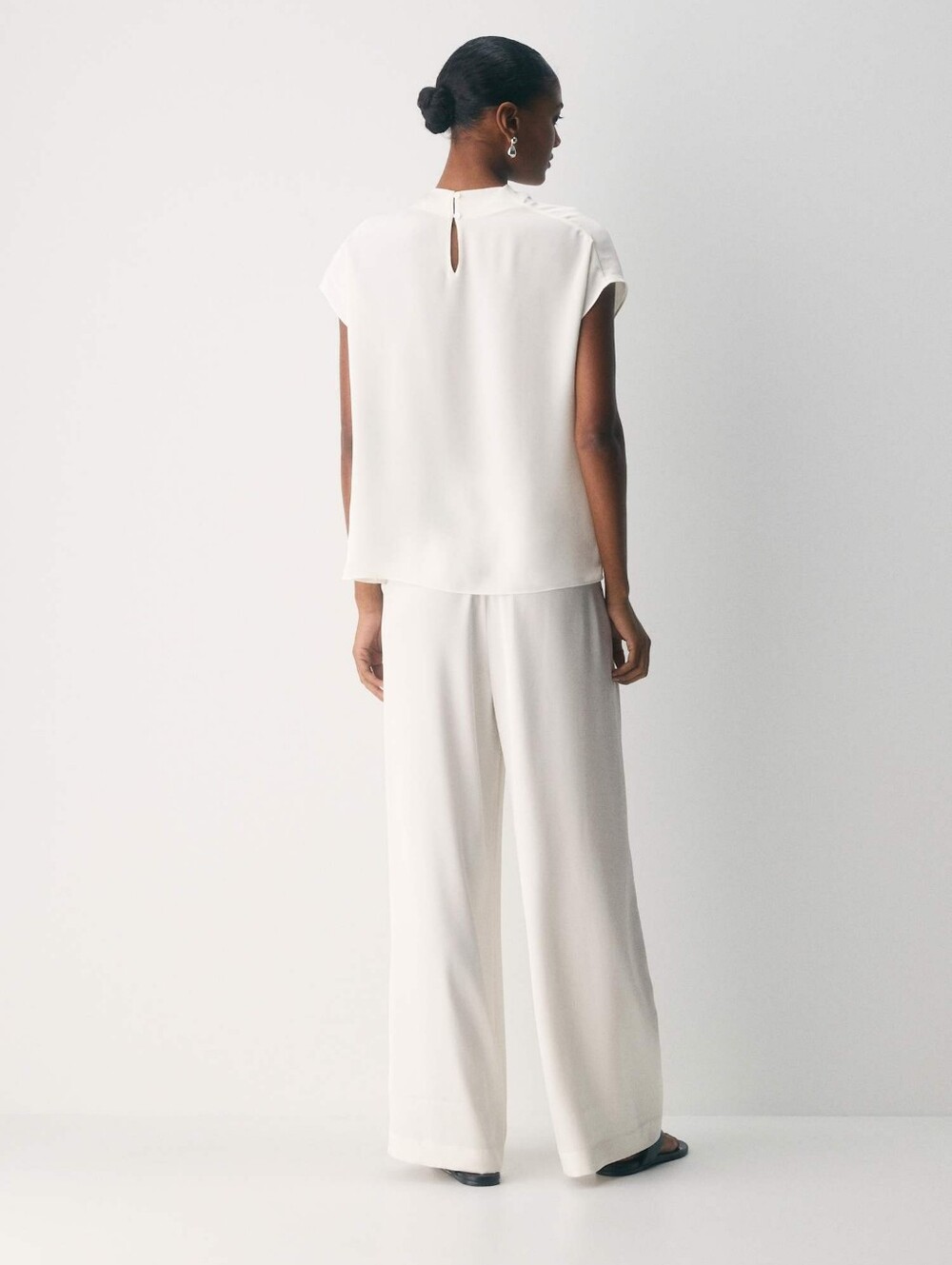 Aritzia Nominee Blouse Top - Picture 2 of 8